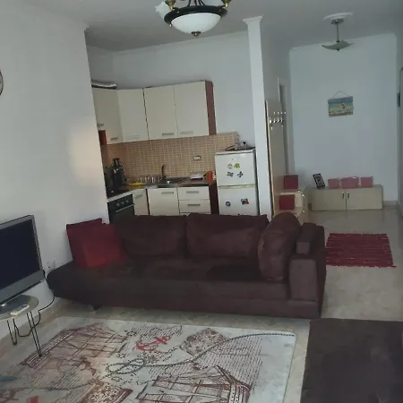 Eva's Apartament In Center 地拉那